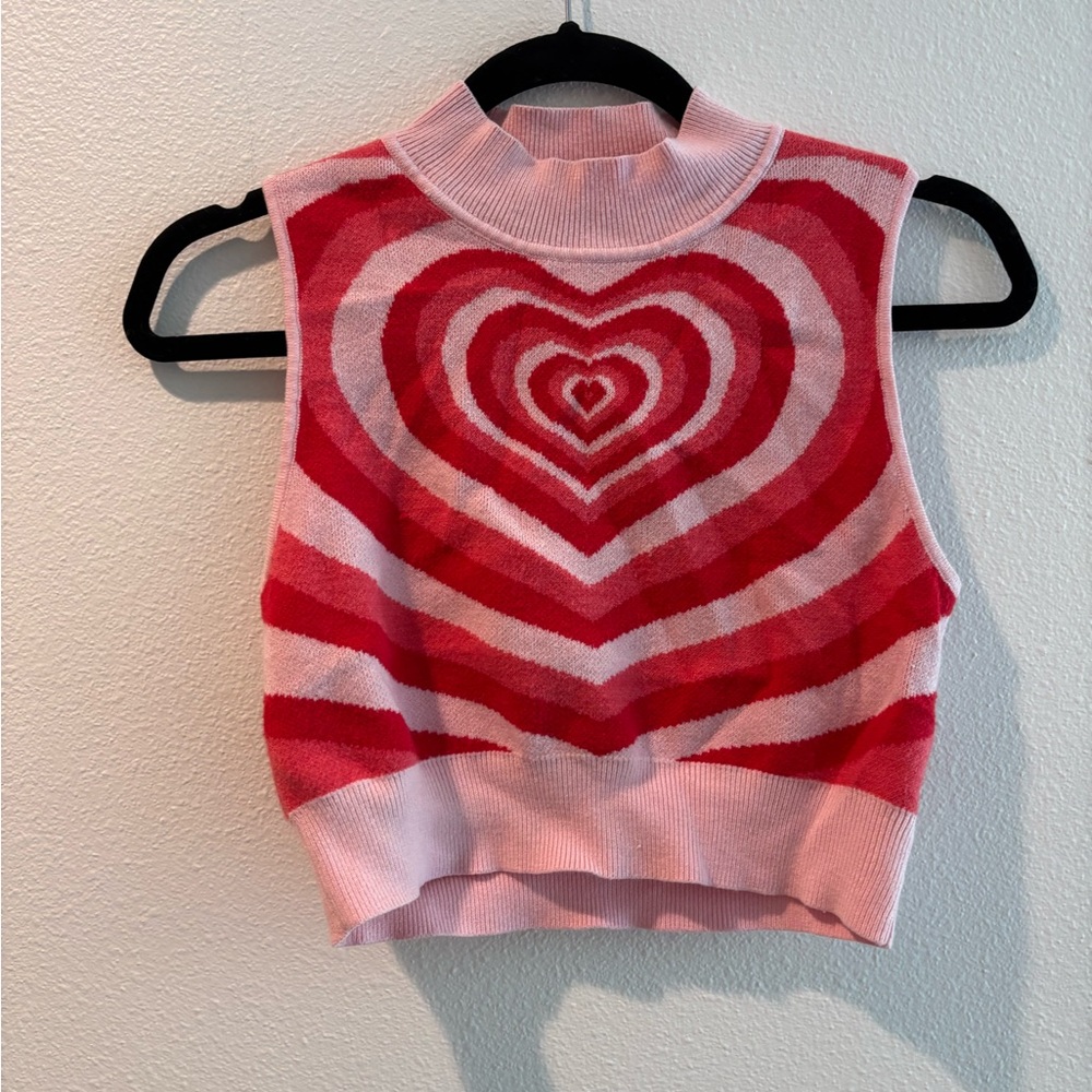 Girly retro pink heart crop top